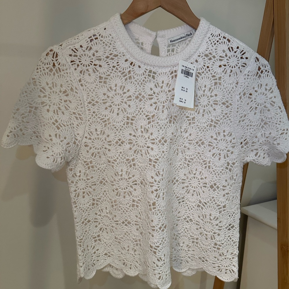 Abercrombie & Fitch White Cropped Embellished Blouse